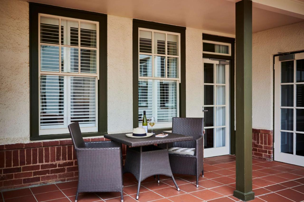 Hotel Kurrajong Canberra Kültér fotó