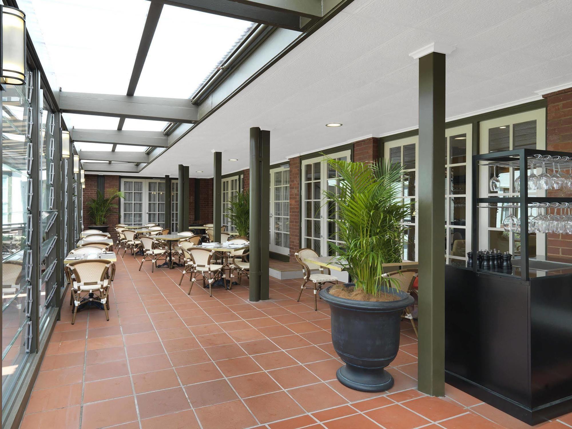 Hotel Kurrajong Canberra Kültér fotó